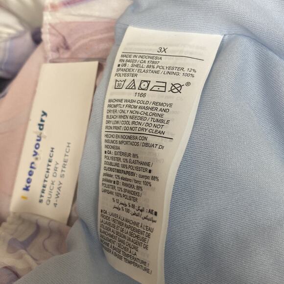 Old Navy Looking glass Mid-Rise StretchTech Dolphin-Hem Run Shorts - Picture 7 of 10